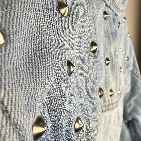 Vintage Forever 21 Studded Distressed Jean Jacket - Picture 4 of 6